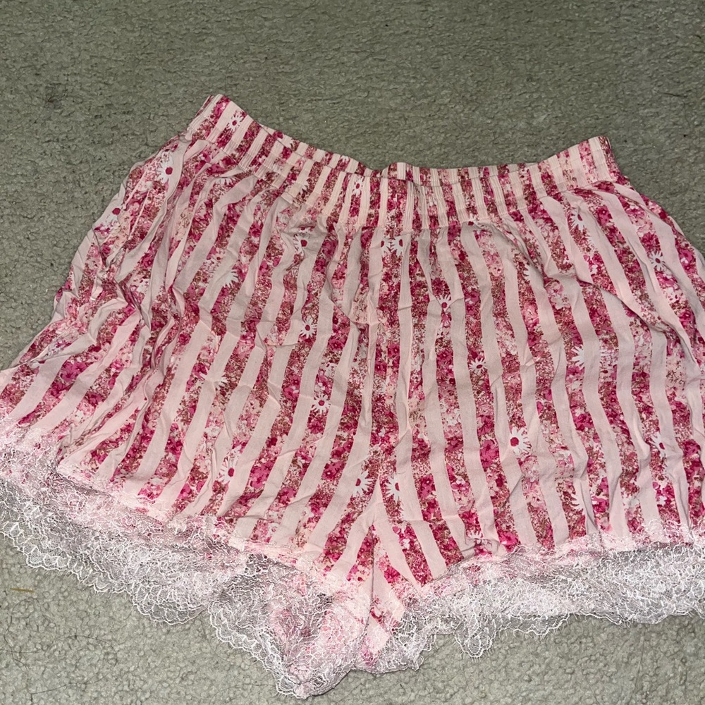 🆕 Victorias Secret Silky Floral Pink Lace Trim Sleep Shorts Sz L